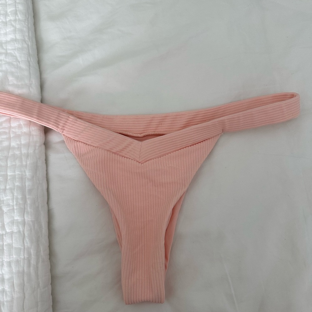 Frankie’s Bikinis Georgia Ribbed Bottom in Peach Size Large